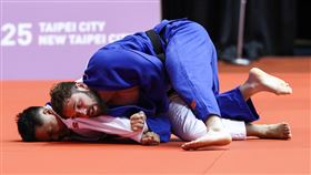 ▲法國柔道教練盧卡斯（Lucas Schaefer）靠著「柔道男神」楊勇緯賽前助攻加上好友網紅酷加持，順利在世壯運柔道項目奪金。（圖／2025世壯運執委會提供） 