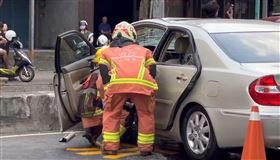 三峽,轎車,學生,車禍,國小,駕駛（圖／翻攝畫面）