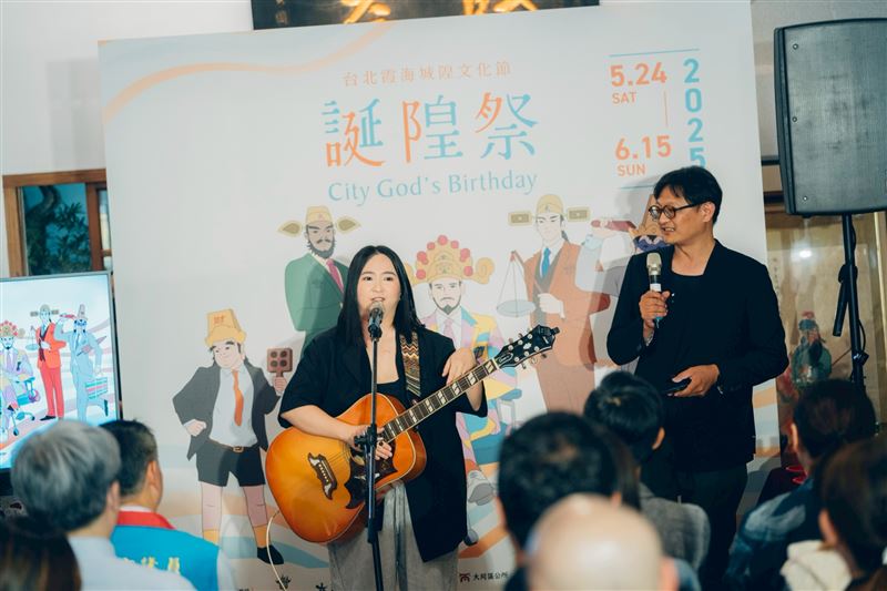  在地演藝台灣島語多元演出。(圖/大稻埕創意街區發展協會提供)