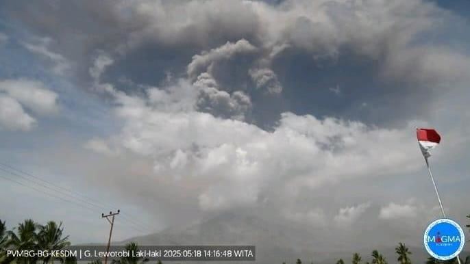 災難預言？印尼火山噴發8次　發最高警戒