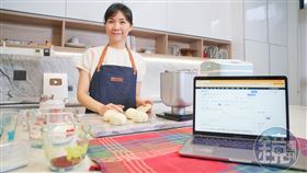 烘焙部落客辣媽表示，母子基金能讓她安穩睡覺，股災也不怕。（本刊資料照）