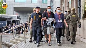 刑事局7日自泰國曼谷接回55名受困台人，其中有25人為通緝身分。（圖／林冠吟攝）