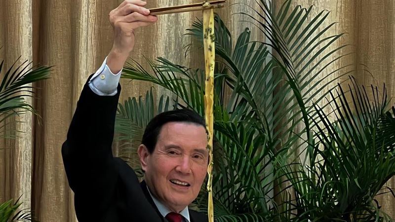 卓冠廷一圖曝亮眼成績單：狠甩馬英九時期