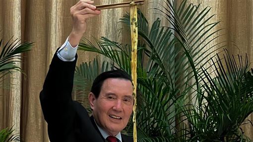 卓冠廷一圖曝亮眼成績單：狠甩馬英九時期