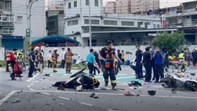 三峽北大國小三峽國中重大車禍現場。（圖／翻攝畫面）