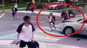 三峽國中,新北市,三峽區,車禍,老翁,國一,行人,穿越道,少女,車禍,肇事,死亡▲圖片描述。（圖／翻攝畫面）