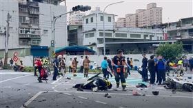 三峽北大國小三峽國中重大車禍現場。（圖／翻攝畫面）