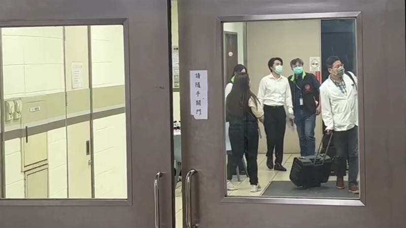 檢警至恩主公院相驗釐清死因。(圖/翻攝畫面)