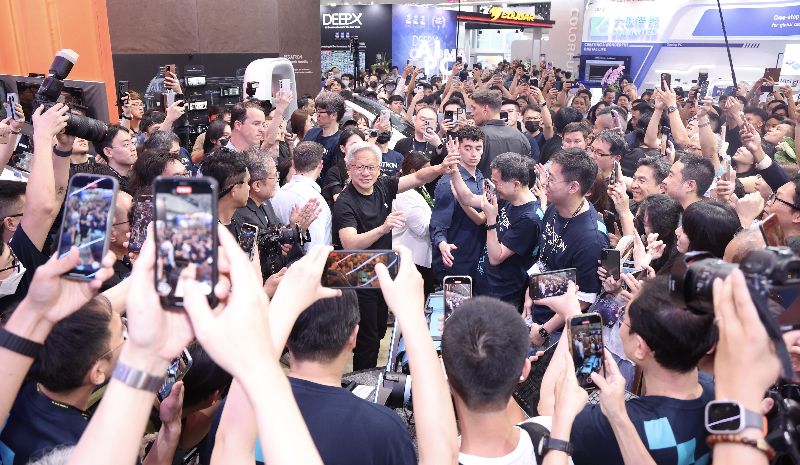 黃仁勳電腦展把關嚴格　表現不佳明年無緣