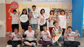 ▲快樂體育課！李洋化身老師快閃襪子店　助瑪利亞青年克服腦麻圓夢。（圖／瑪利亞基金會提供） 