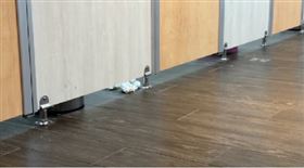 男子闖入羅東轉運站女廁，警將傳喚該男說明。（圖／翻攝畫面）