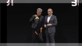 ▲獨家／黃仁勳此行最大遺憾　水果阿婆透露未能見上一面祕辛（圖／翻攝自COMPUTEX TAIPEI） 聯發科蔡力行送水果給黃仁勳 通化街夜市 