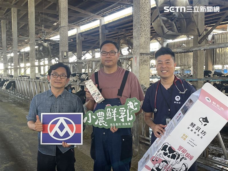 劉鴻徵（左一）說，全聯「小農鮮乳」創下21.4億元的佳績。（圖／記者蔣季容攝影）