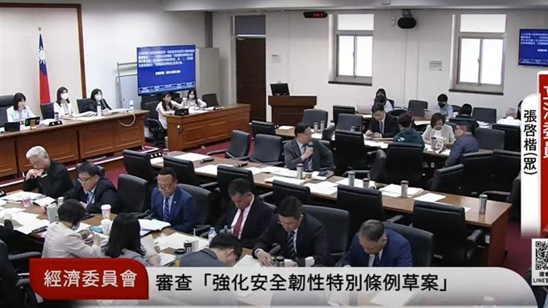 經濟委員會火藥味濃　藍綠白互槓立院炸鍋