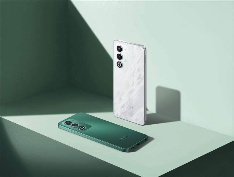 OPPO A5 5G推出極光綠和晨霧白兩種配色，售價NT$6,990元，即日起於各通路陸續開賣。（圖／OPPO提供）