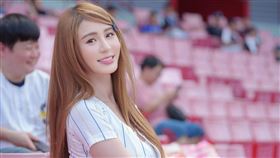 短今（胡馨儀）是中信兄弟啦啦隊「Passion Sisters」的人氣成員。（圖／翻攝自臉書）