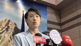 ▲國民黨發言人楊智伃、國民黨副發言人鄧凱勛21日下午受訪。（圖／記者蘇晏男攝影）