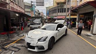 疑不滿妻有小王！男開保時捷爆衝猛撞民宅