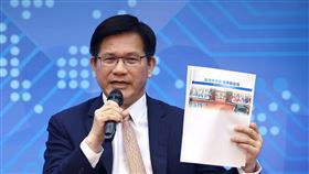 林佳龍上任週年談外交展望（3）外交部長林佳龍21日在外交部舉辦媒體茶敘，拿出「台灣新世界、世界新台灣」總合外交新戰略圖像，分享外交願景。中央社記者王飛華攝  114年5月21日