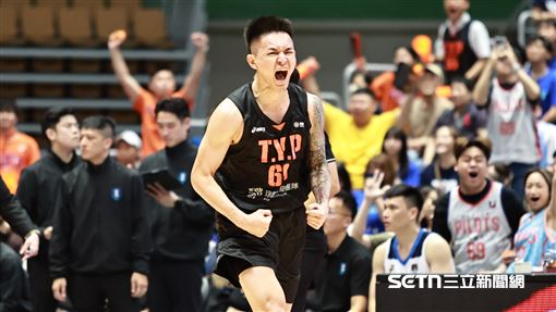 「夜王」猛！盧峻翔第7次奪月MVP史上首人