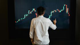 ▲中東市場蘊含龐大商機，將帶動晶片需求可望加速升溫。（示意圖／PEXELS ） 