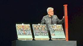 ▲黃仁勳現身Computex電腦展演講，提到目前是處於AI的基建時期。（圖／記者余國棟攝影）　