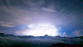 合歡山閃電狂劈，1小時，超壯觀 網笑：520，太多人發誓，天打雷劈，(圖／郎紹華授權)