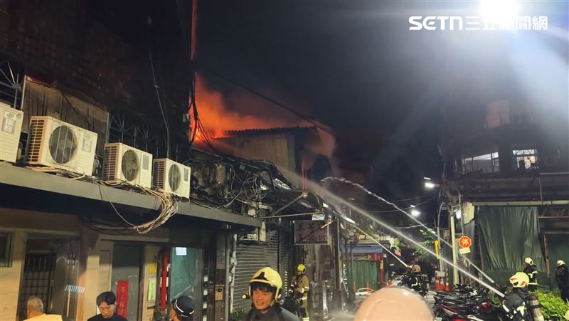 華西街凌晨大火！連燒5間店鋪爆炸聲不斷