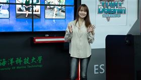 牛牛妹承認這麼紅收入最低的話，可能連一萬都達不到。（圖／台北海大提供）