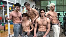 由上至右：李千娜、李銘忠、張立昂、邱偲琹、周曉涵、謝承均、孫沁岳、林輝瑝、邵奕玫。（圖／達騰娛樂提供）