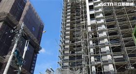 台中南區工地，福田街，拆除，鷹架倒塌　工人13樓墜落，2OHCA、2重傷，(圖／翻攝畫面)