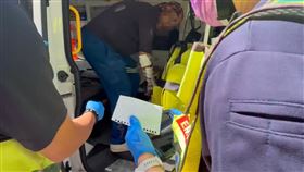 拆鷹架，第4天倒塌，44歲邱姓工人，與死神擦身，14樓墜13樓，目擊2工人墜地，66歲陳姓工人(圖／翻攝畫面)