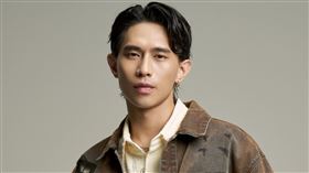 柏霖入圍金曲獎全家人喜極而泣，感謝媽媽發現他的迷惘，助他突破困境。（圖／索尼音樂 提供）