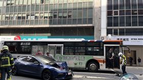 78歲翁「無照駕駛」早已被抓2次！　王婉諭怒：自私到了極點