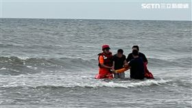 大安海水浴場濱海樂園,跳海,海巡,救援,台中（圖／翻攝畫面）