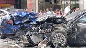 重慶南路一段,行車紀錄器,過馬路,董座,暴衝(圖/翻攝畫面)
