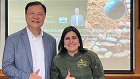 左起: 英國艾士頓大學戴念梓教授、金士懿博士、Nancy Martinez女士、世新大學張瀞方博士、謝文嚴理事長、中華機場協會常務委員劉士豪、榮華碳中和董事長丁子華　（圖／金士懿博士提供）