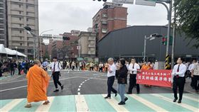 佛光山今（25）日在事發現場進行祈福法會。（圖／翻攝畫面）