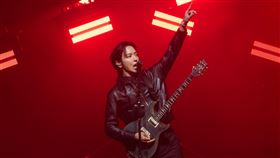 ▲主唱鄭容和在演出中多次用中英文與台下互動。（圖／和協整合行銷提供） 