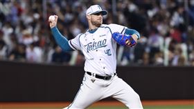 ▲台鋼雄鷹後勁跨季15連勝，僅次潘威倫的中職紀錄。（圖／台鋼雄鷹提供）