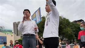 謝龍介站台羅廷瑋（圖／翻攝自羅廷瑋臉書直播）
