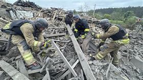 俄烏戰爭　俄羅斯發動最大規模空襲　（圖／美聯社／達志影像）