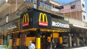 川普結束制裁了？敘利亞首間「麥當勞」網路爆紅 原來是當地「山寨店」（圖／翻攝自社群網站X）