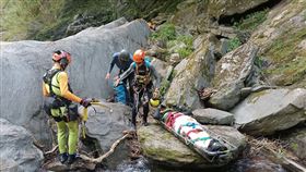 空勤總隊搶救過程。（圖／消防署提供） 