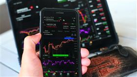 ▲川普關稅再砸蘋果與歐盟美股重挫，日韓股今開盤恐不妙。（示意圖／PIXABAY）