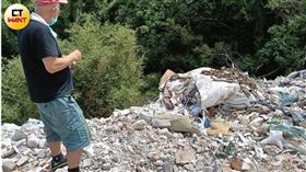 新竹帝寶旁驚垃圾山　爆棒球場同包商所為