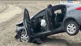 2車路口對決！砰　雙雙墜落田中5傷送醫(圖/翻攝畫面)