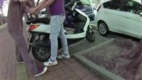 企業避稅專案，攏係假，收金融卡，賺節稅獎金，警識破詐團，六分局(圖／翻攝畫面)