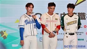 ▲2025中職明星對抗賽宣告記者會，富邦悍將球員張奕拉票。（圖／記者劉彥池攝影）