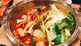 一名網友在高雄餐廳候位時，用「口天吳」報姓氏時，竟被店員質疑是否是中國人，讓他感到傻眼。（示意圖，photoAC）